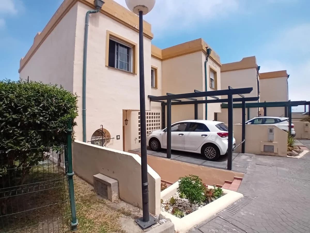 3 Bedroom Semi-Detached House for Sale in Manilva, Málaga