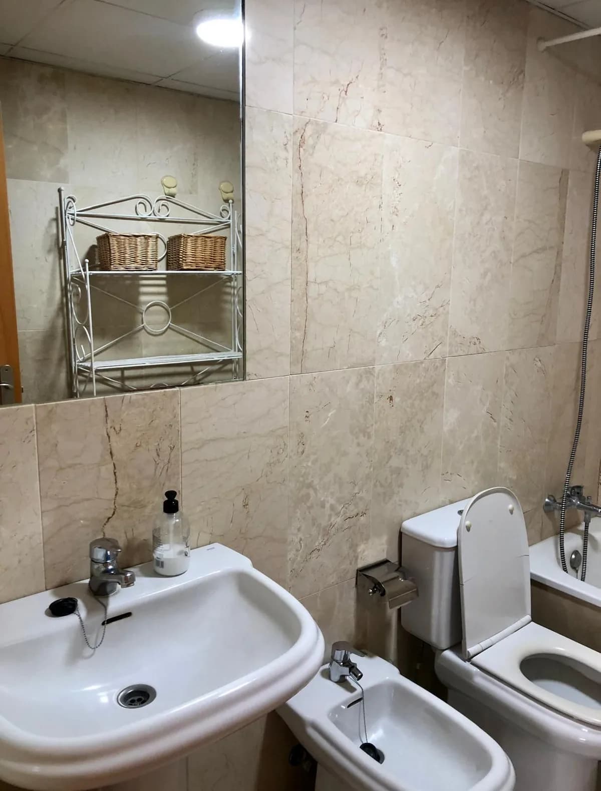 2 Bedroom Middle Floor Apartment for Sale in Estepona, Málaga - Image 9