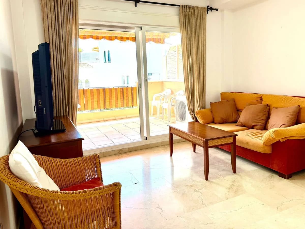 1 Bedroom Middle Floor Apartment for Sale in Casares Playa, Málaga - Image 2