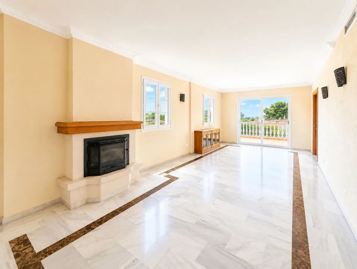 5 Bedroom Finca - Cortijo for Sale in Estepona, Málaga - Image 6