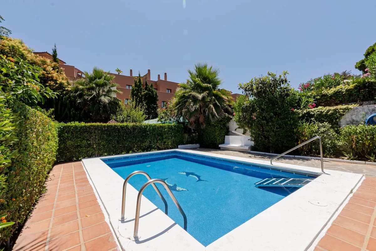 4 Bedroom Detached Villa for Sale in San Pedro de Alcántara, Málaga - Image 4