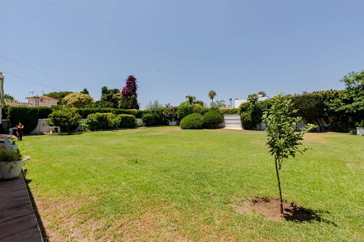 4 Bedroom Detached Villa for Sale in San Pedro de Alcántara, Málaga - Image 8