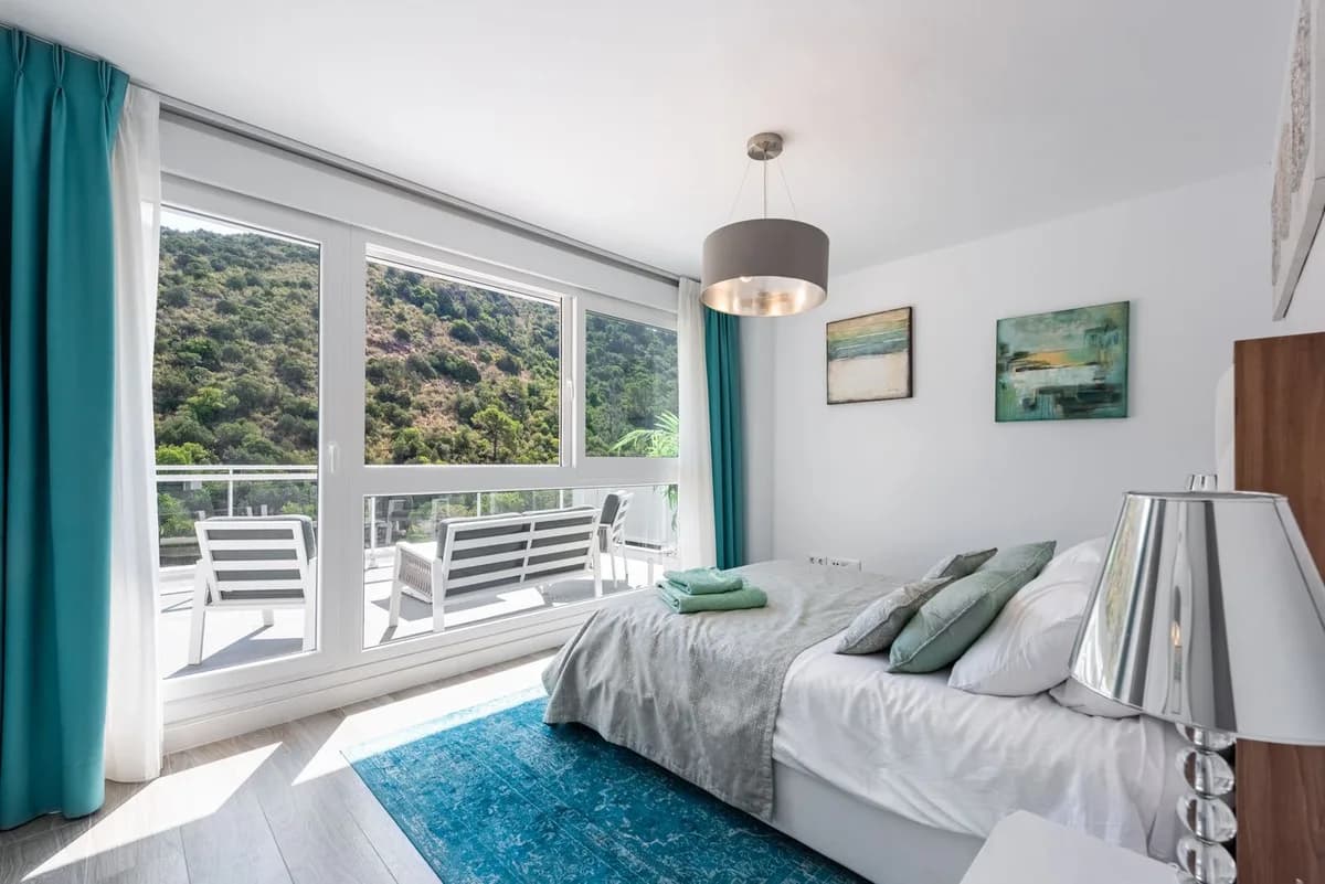 3 Bedroom Penthouse for Sale in Benahavís, Málaga - Image 5