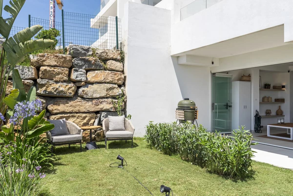 2 Bedroom Ground Floor Apartment for Sale in Estepona, Málaga - Image 5