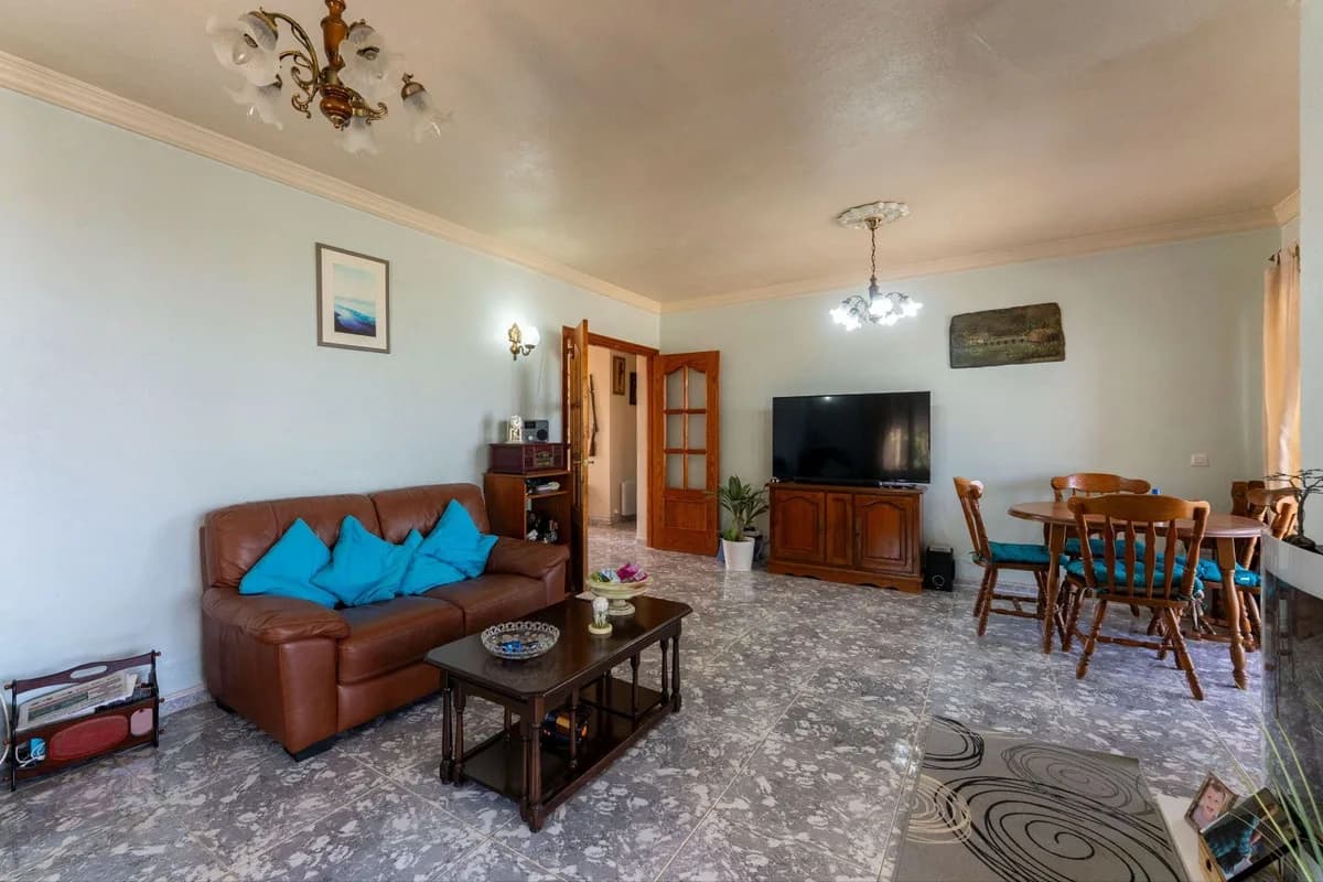 3 Bedroom Finca - Cortijo for Sale in Guaro, Málaga - Image 7
