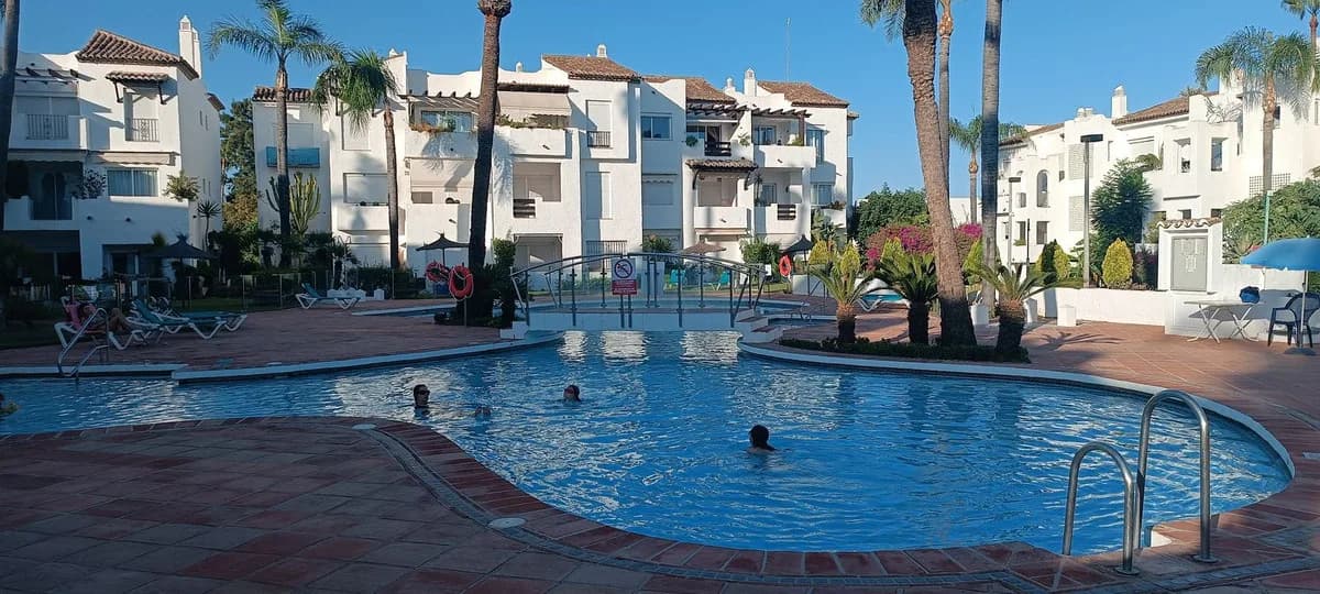3 Bedroom Ground Floor Apartment for Sale in Costalita, Málaga - Image 2
