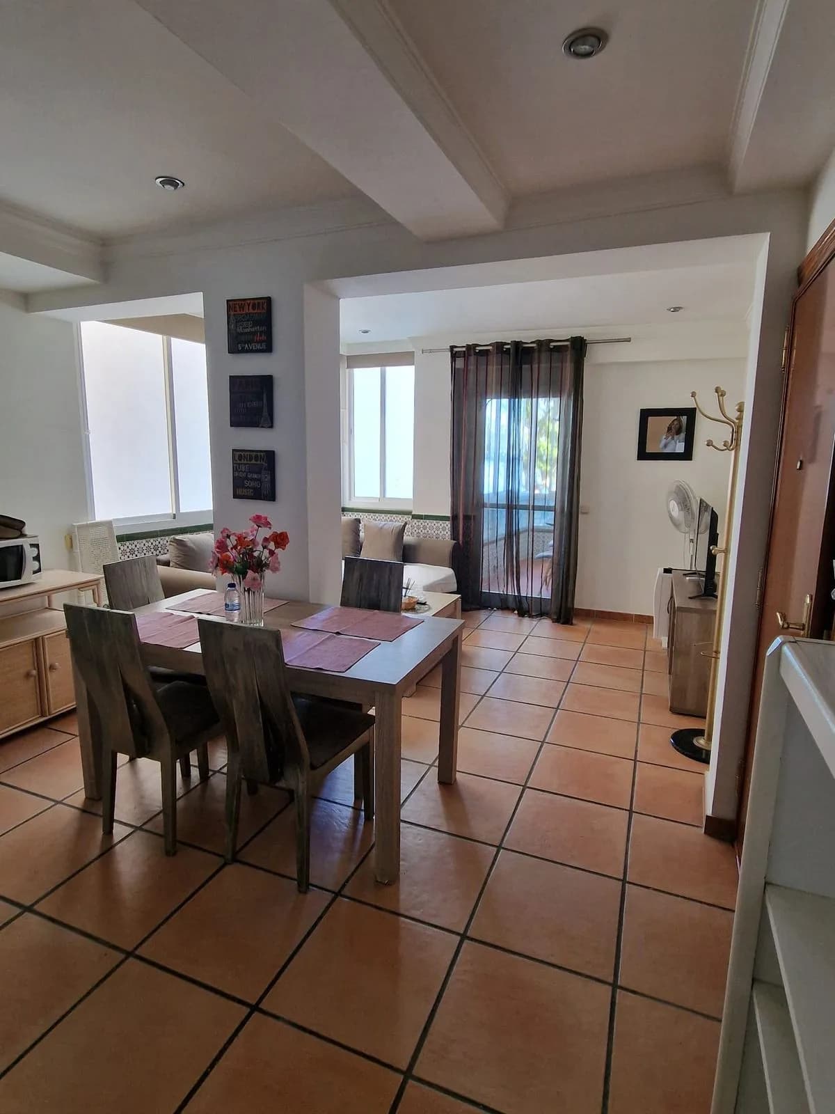 1 Bedroom Middle Floor Apartment for Sale in Estepona, Málaga - Image 6