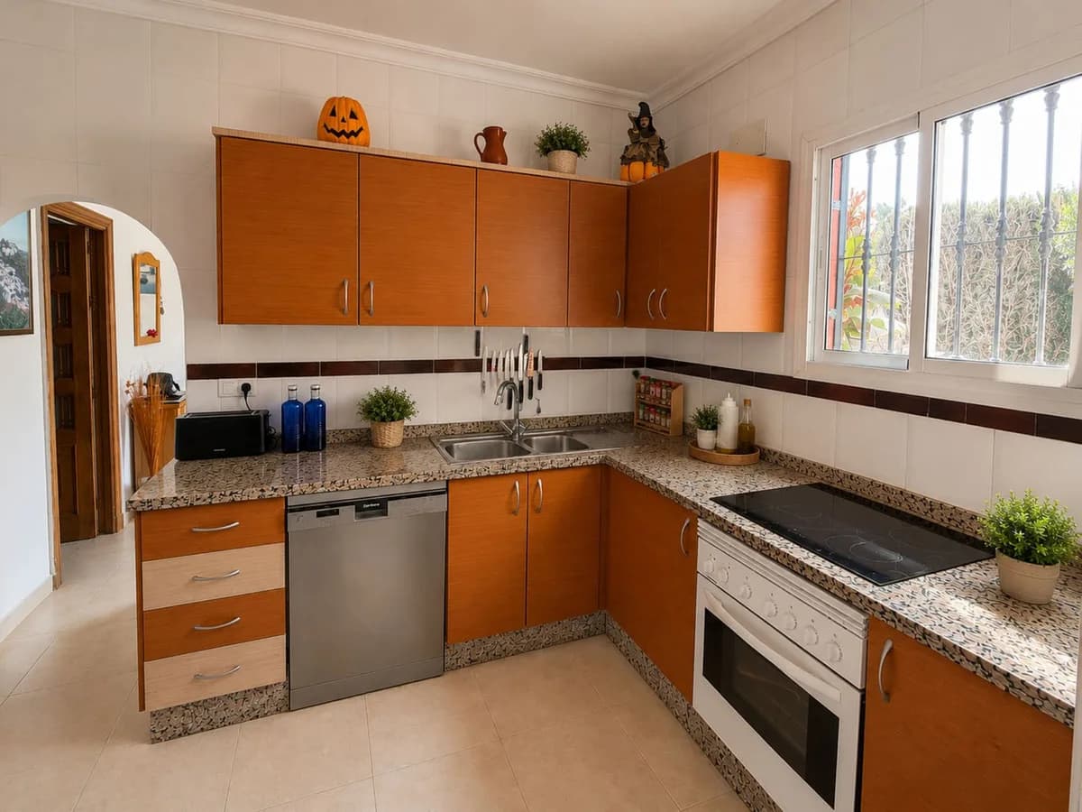 2 Bedroom Detached Villa for Sale in Manilva, Málaga - Image 4