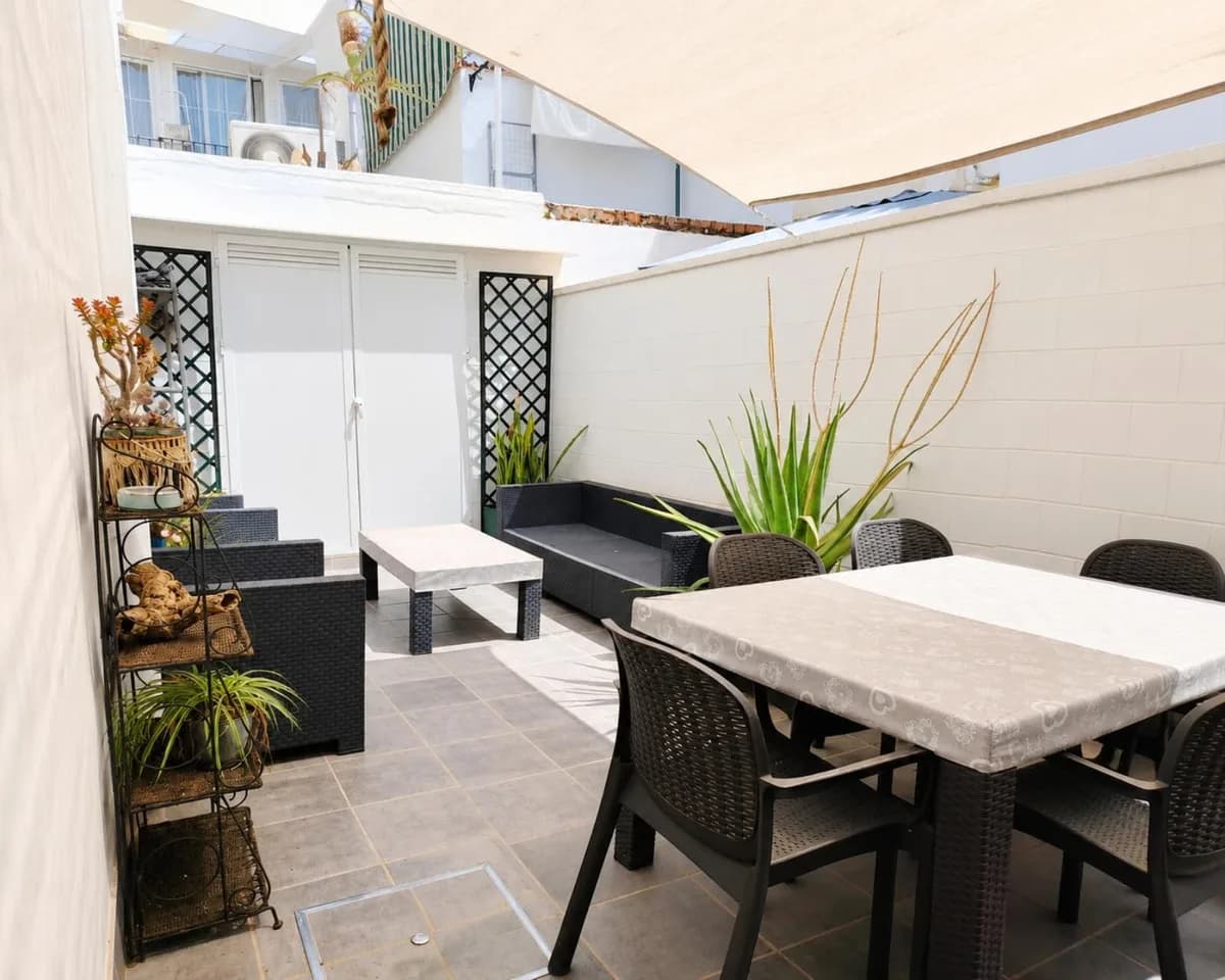 3 Bedroom Ground Floor Apartment for Sale in Cruz del Humilladero, Málaga