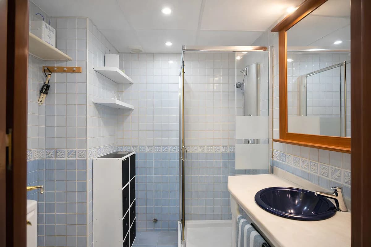 1 Bedroom Top Floor Apartment for Sale in Fuengirola, Málaga - Image 7