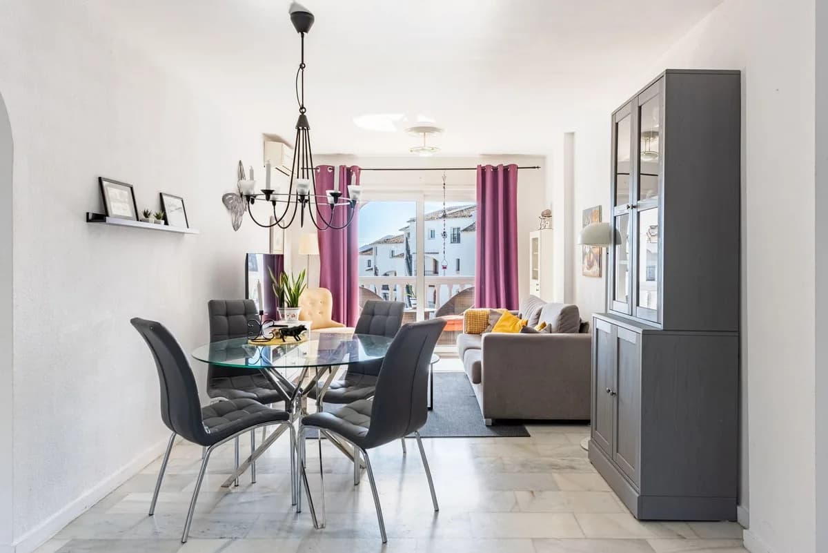 2 Bedroom Middle Floor Apartment for Sale in Riviera del Sol, Málaga - Image 6