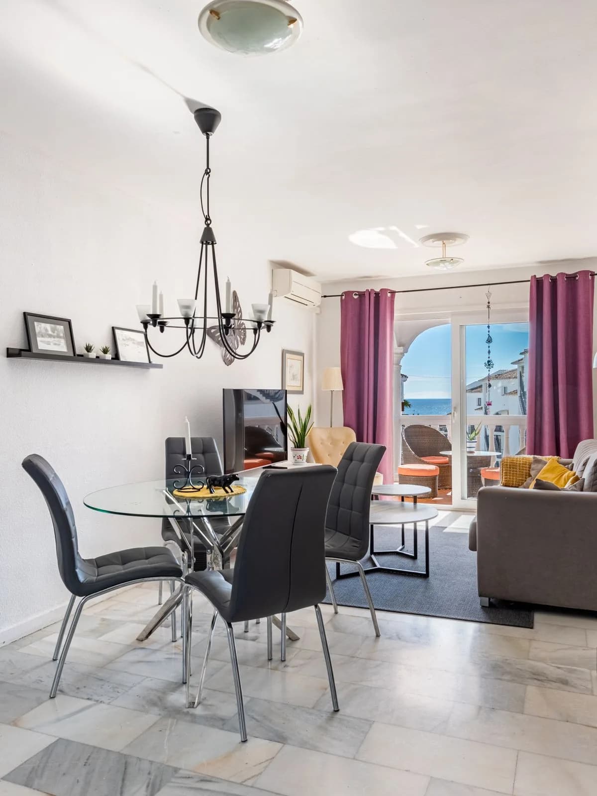 2 Bedroom Middle Floor Apartment for Sale in Riviera del Sol, Málaga - Image 8