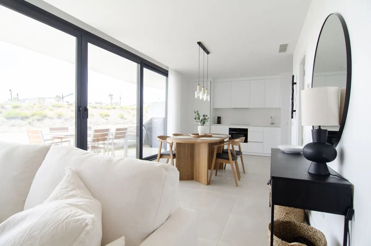 2 Bedroom Middle Floor Apartment for Sale in Fuengirola, Málaga