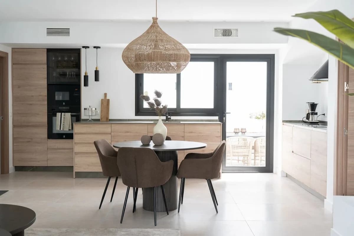 2 Bedroom Ground Floor Apartment for Sale in Nueva Andalucía, Málaga