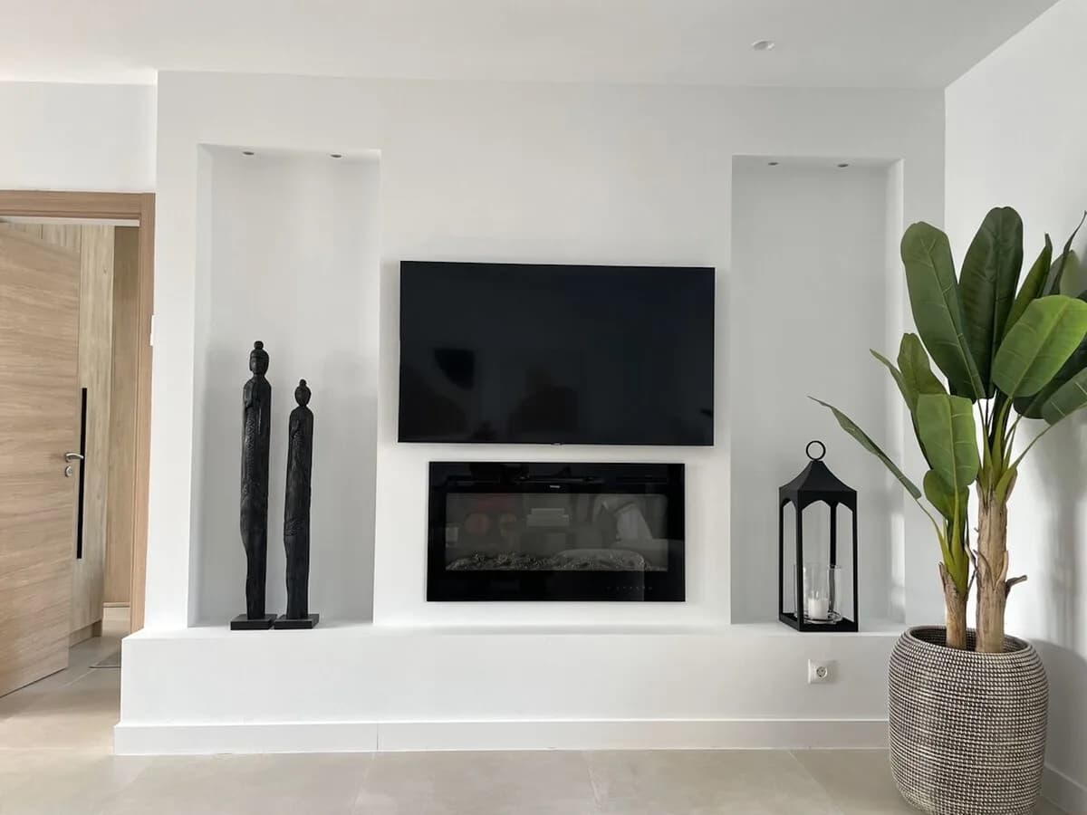 2 Bedroom Ground Floor Apartment for Sale in Nueva Andalucía, Málaga - Image 3