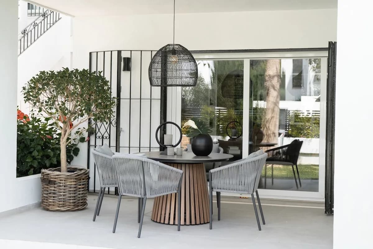 2 Bedroom Ground Floor Apartment for Sale in Nueva Andalucía, Málaga - Image 4