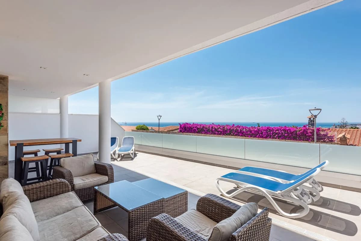 3 Bedroom Ground Floor Apartment for Sale in Fuengirola, Málaga