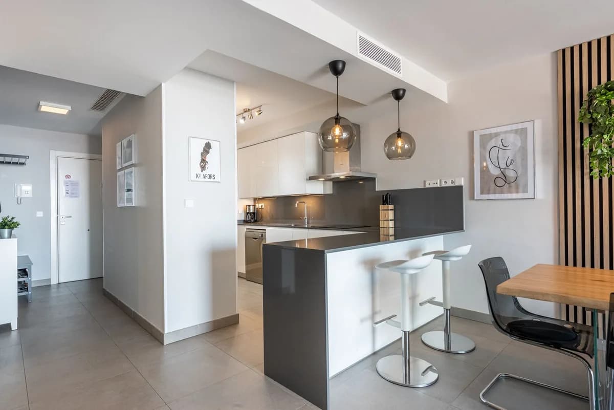 3 Bedroom Ground Floor Apartment for Sale in Fuengirola, Málaga - Image 3