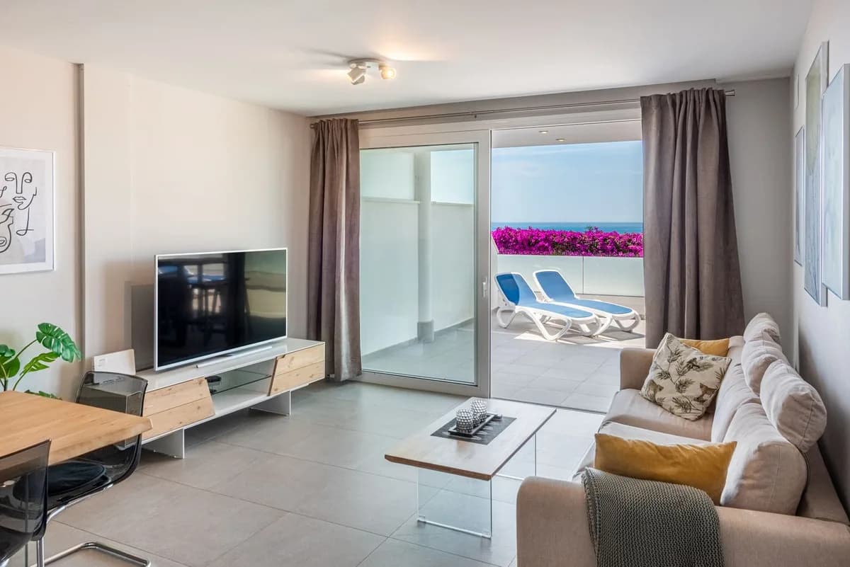 3 Bedroom Ground Floor Apartment for Sale in Fuengirola, Málaga - Image 9