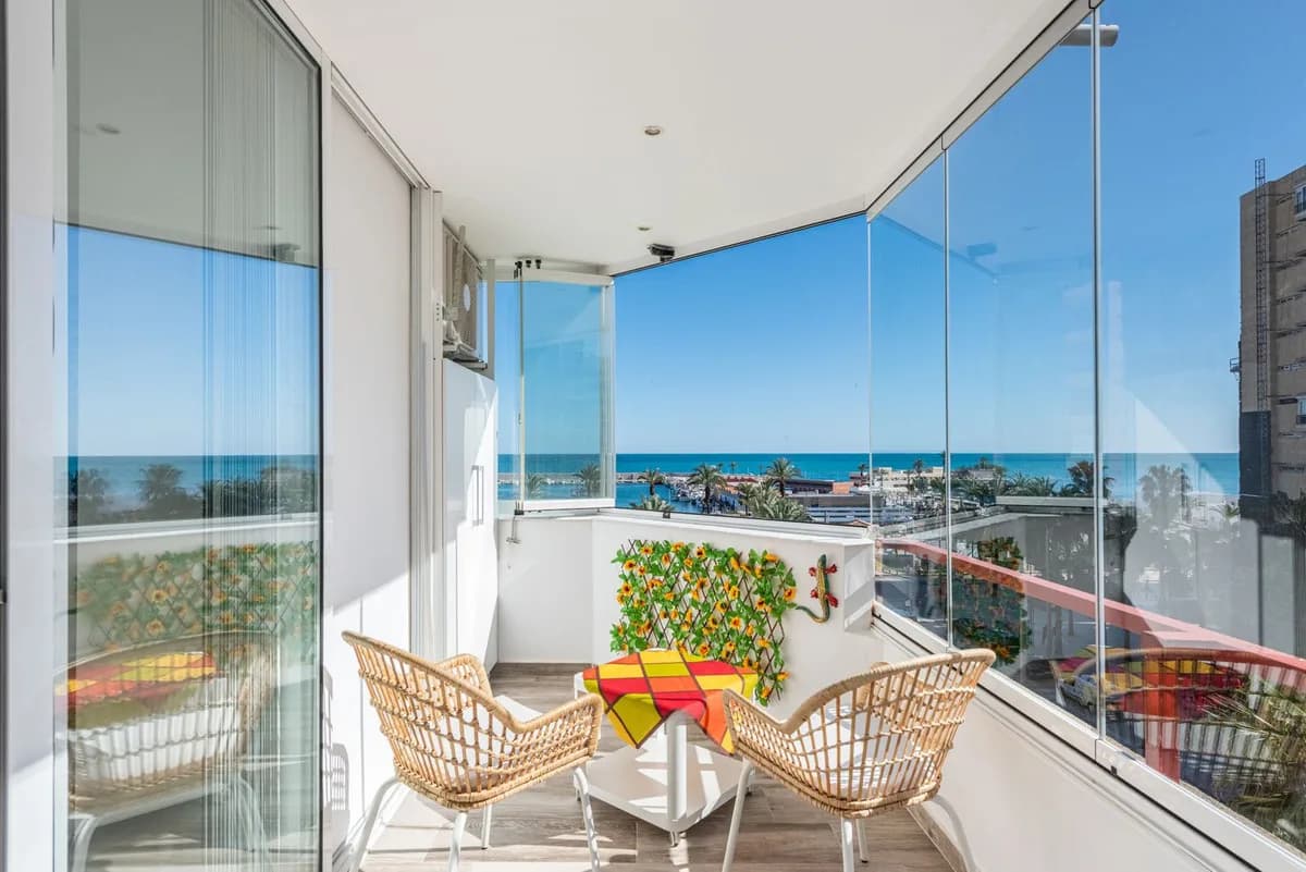 1 Bedroom Middle Floor Apartment for Sale in Fuengirola, Málaga