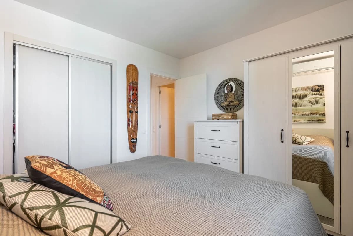 1 Bedroom Middle Floor Apartment for Sale in Fuengirola, Málaga - Image 8