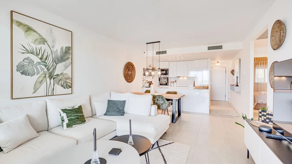 2 Bedroom Ground Floor Apartment for Sale in Manilva, Málaga - Image 5