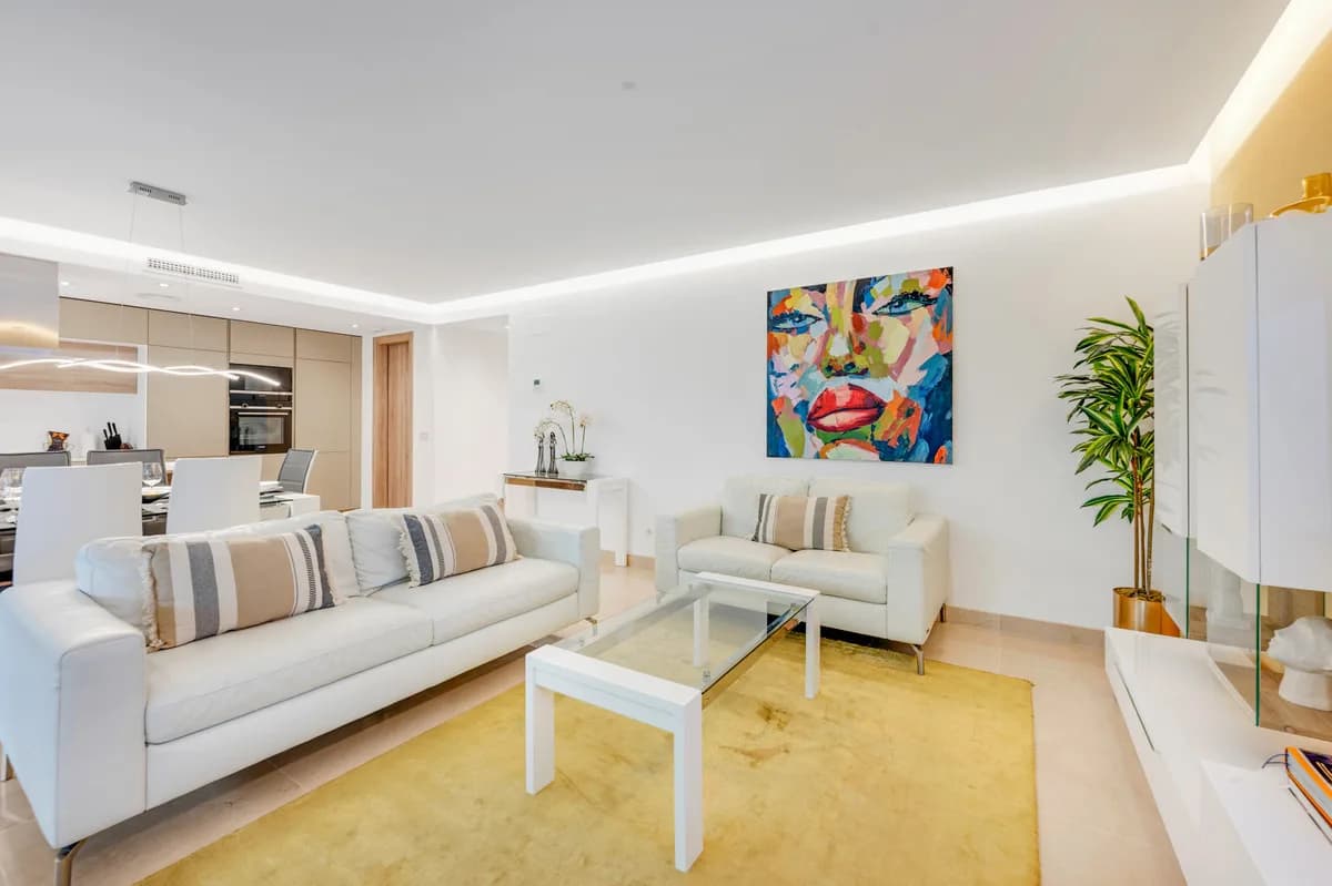 3 Bedroom Ground Floor Apartment for Sale in Puerto Banús, Málaga - Image 9
