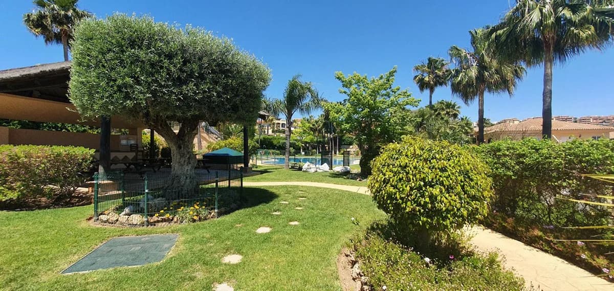 4 Bedroom Detached Villa for Sale in Riviera del Sol, Málaga - Image 5