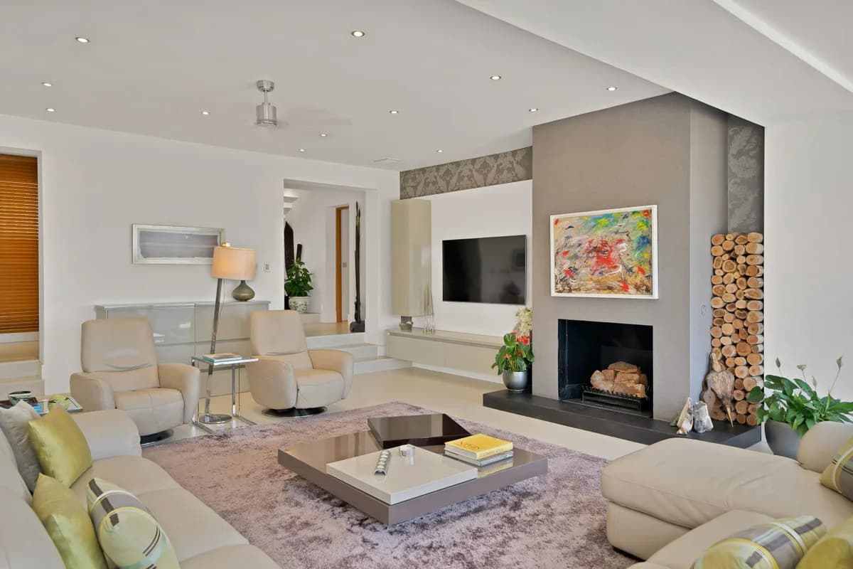 6 Bedroom Detached Villa for Sale in Sierra Blanca, Málaga - Image 3