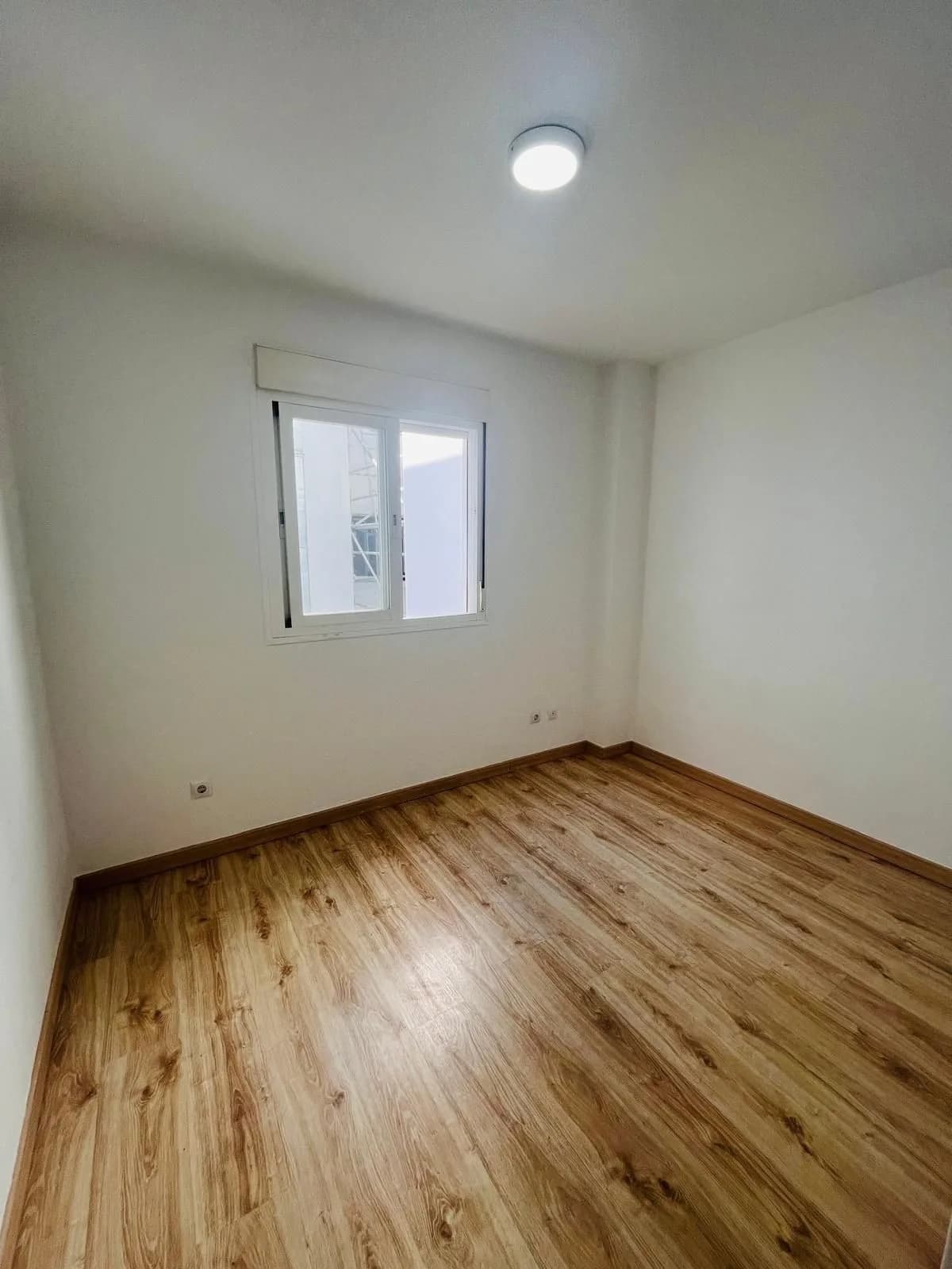 2 Bedroom Middle Floor Apartment for Sale in Suárez, Málaga - Image 7