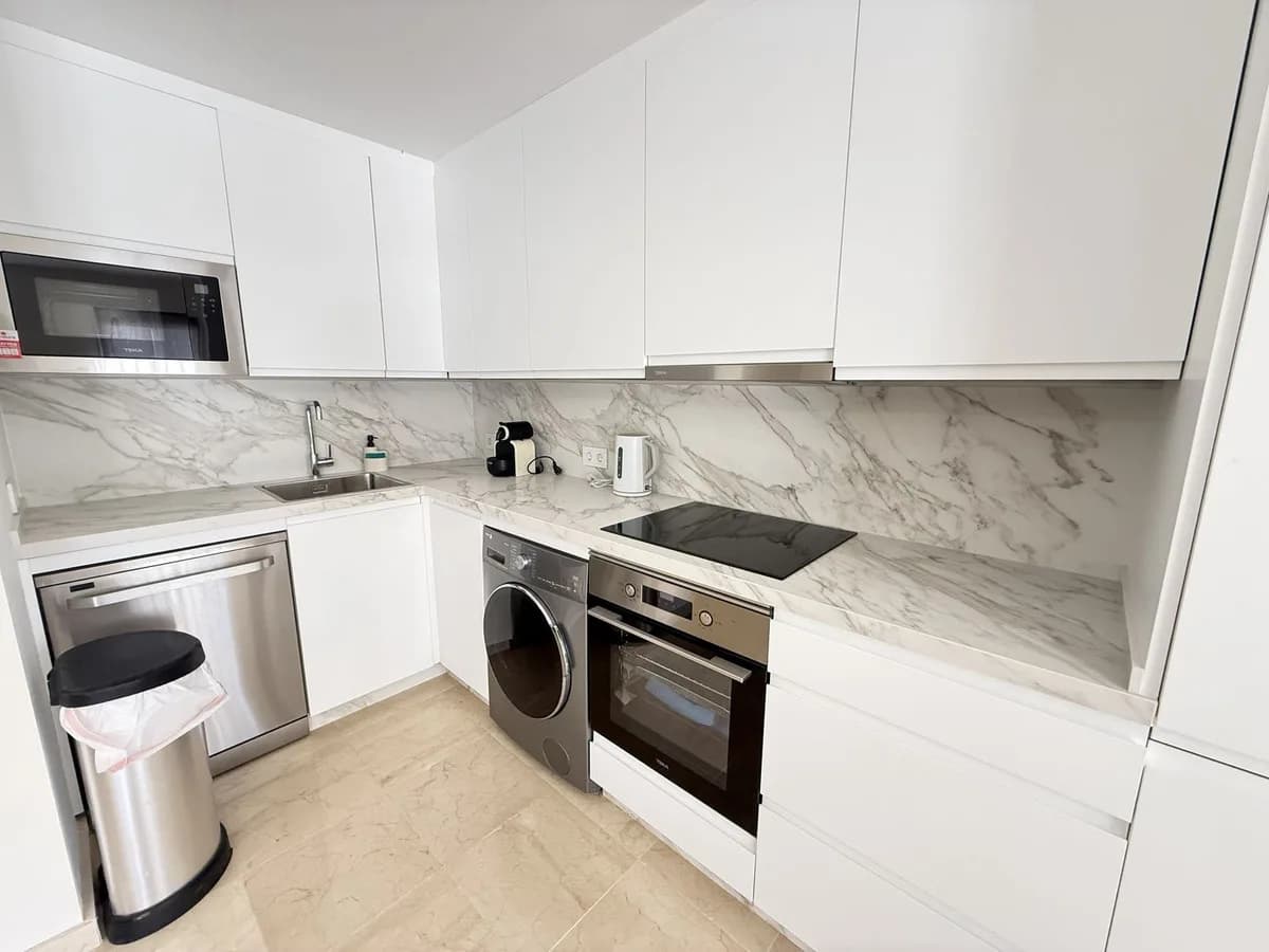 2 Bedroom Ground Floor Apartment for Sale in Aloha, Málaga - Image 6