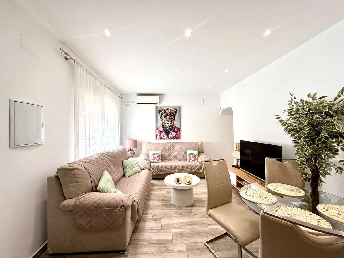 2 Bedroom Ground Floor Apartment for Sale in Fuengirola, Málaga - Image 6