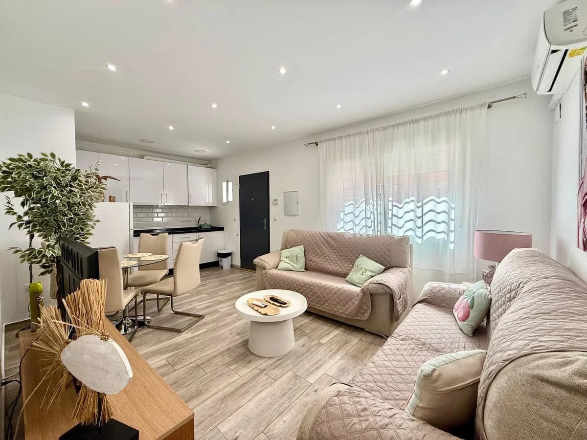 2 Bedroom Ground Floor Apartment for Sale in Fuengirola, Málaga - Image 7