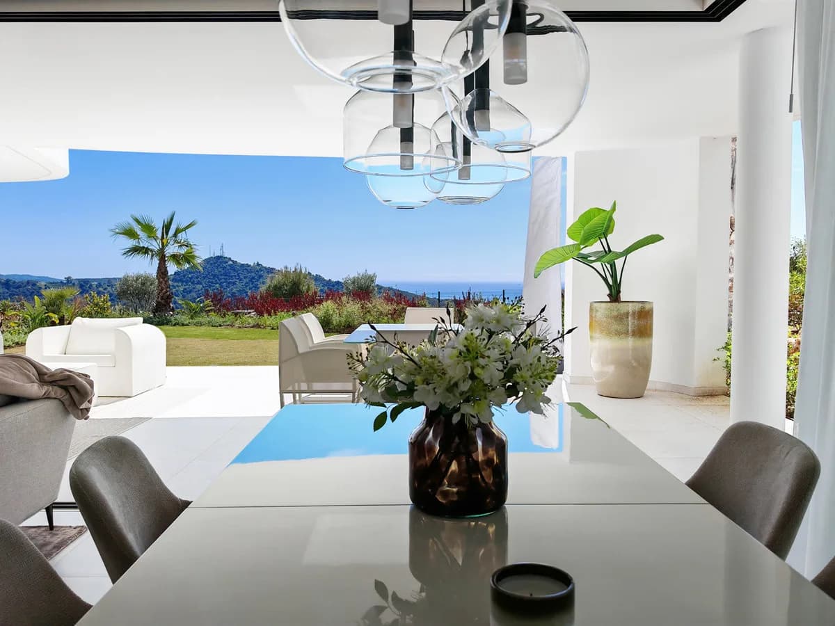 3 Bedroom Ground Floor Apartment for Sale in Marbella, Málaga - Image 3