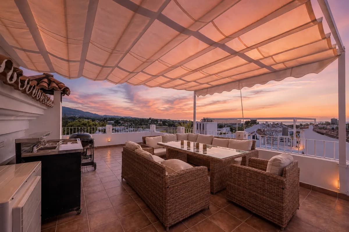 3 Bedroom Townhouse for Sale in Nueva Andalucía, Málaga