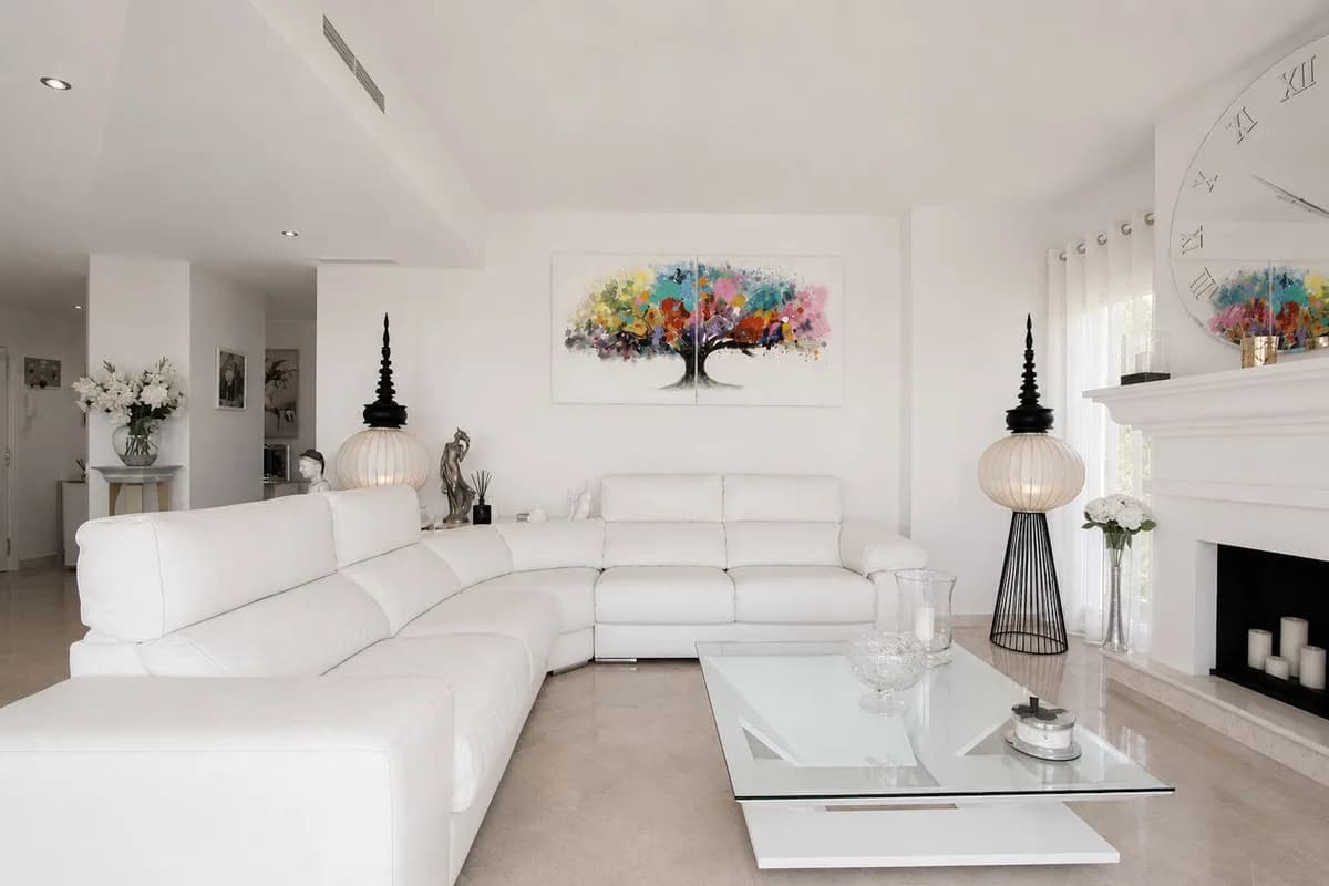 3 Bedroom Penthouse Duplex for Sale in Elviria, Málaga - Image 4