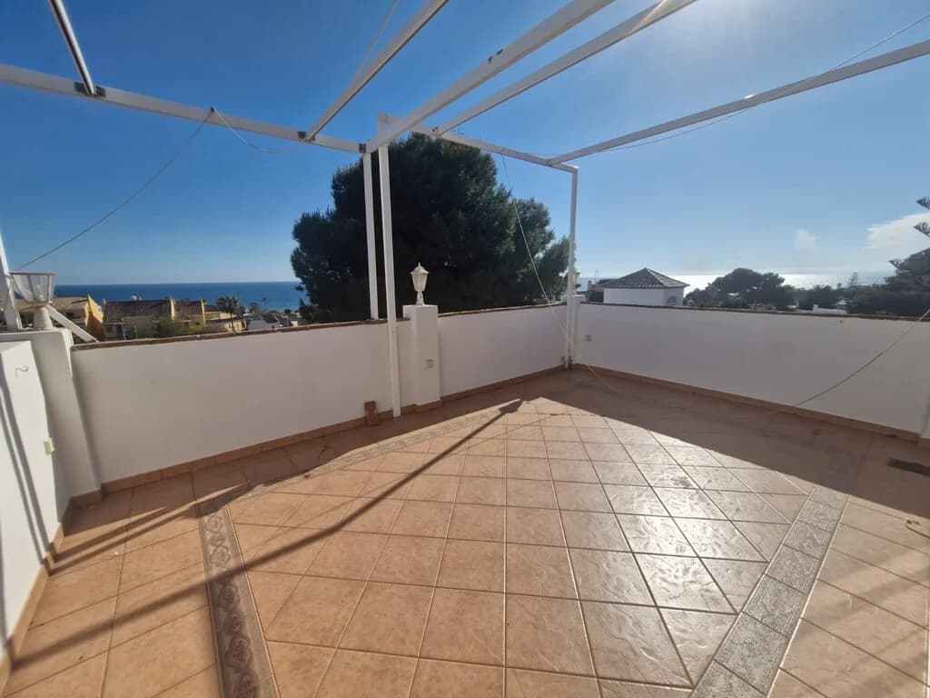 3 Bedroom Penthouse Duplex for Sale in Costabella, Málaga - Image 2