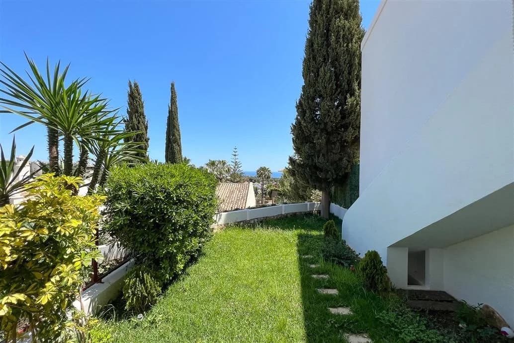 4 Bedroom Semi-Detached House for Sale in Mijas, Málaga - Image 5
