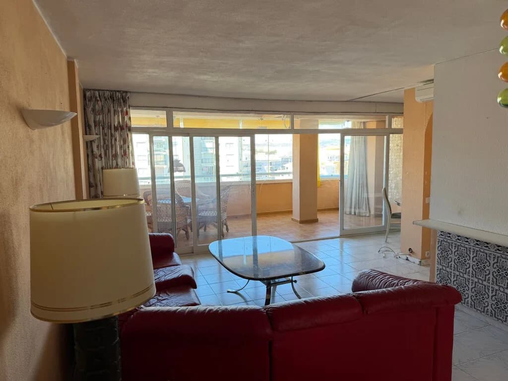 3 Bedroom Middle Floor Apartment for Sale in Los Boliches, Málaga