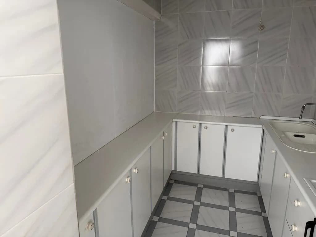 3 Bedroom Middle Floor Apartment for Sale in Los Boliches, Málaga - Image 3