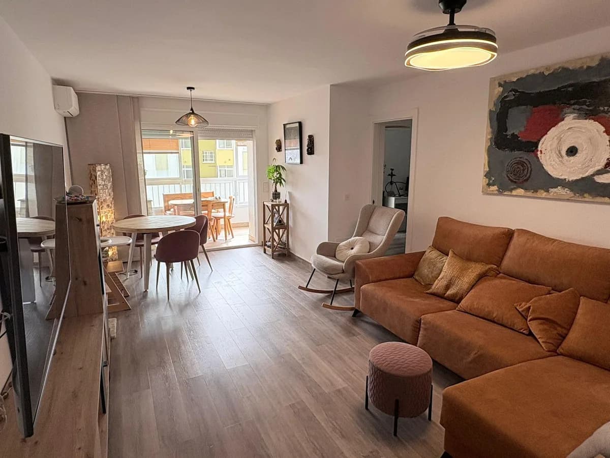 3 Bedroom Ground Floor Apartment for Sale in Fuengirola, Málaga - Image 5