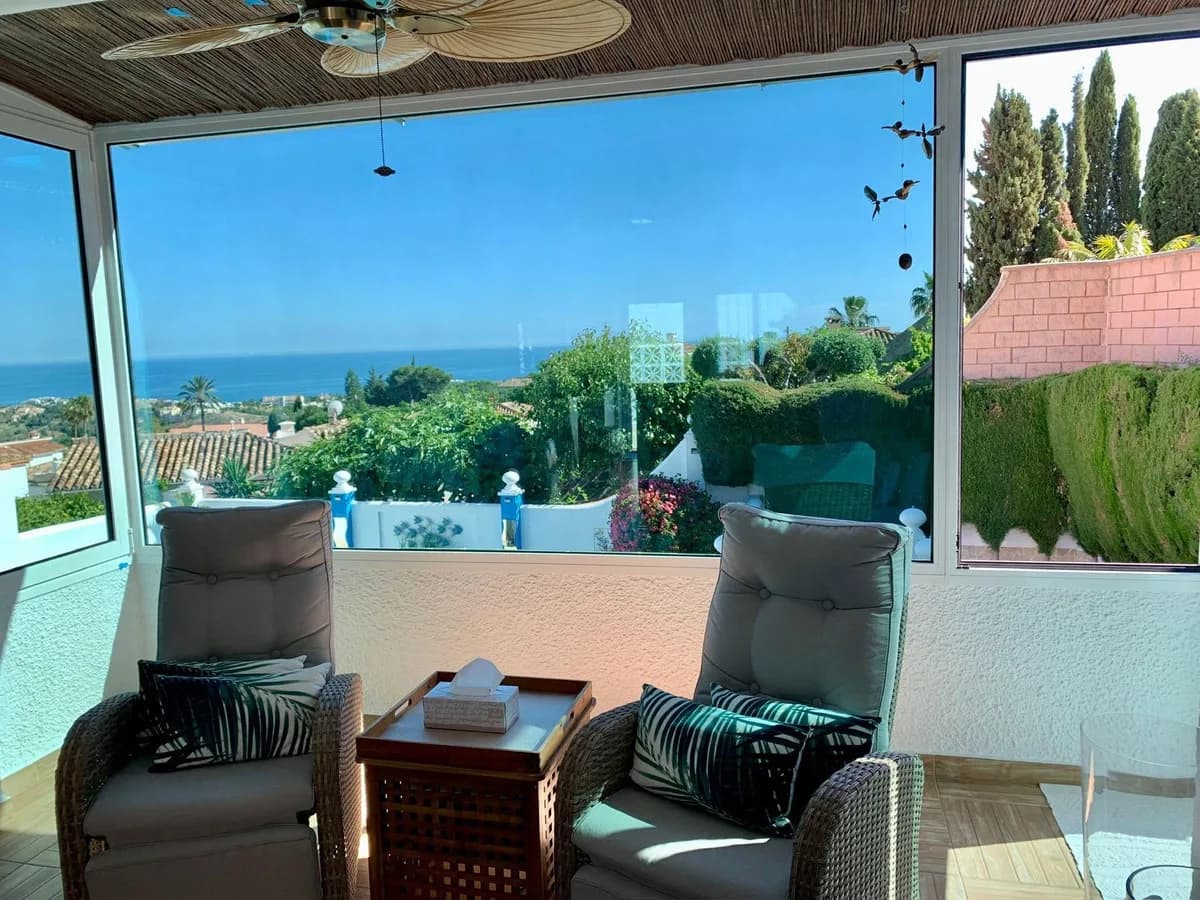 4 Bedroom Detached Villa for Sale in Benalmadena, Málaga - Image 6