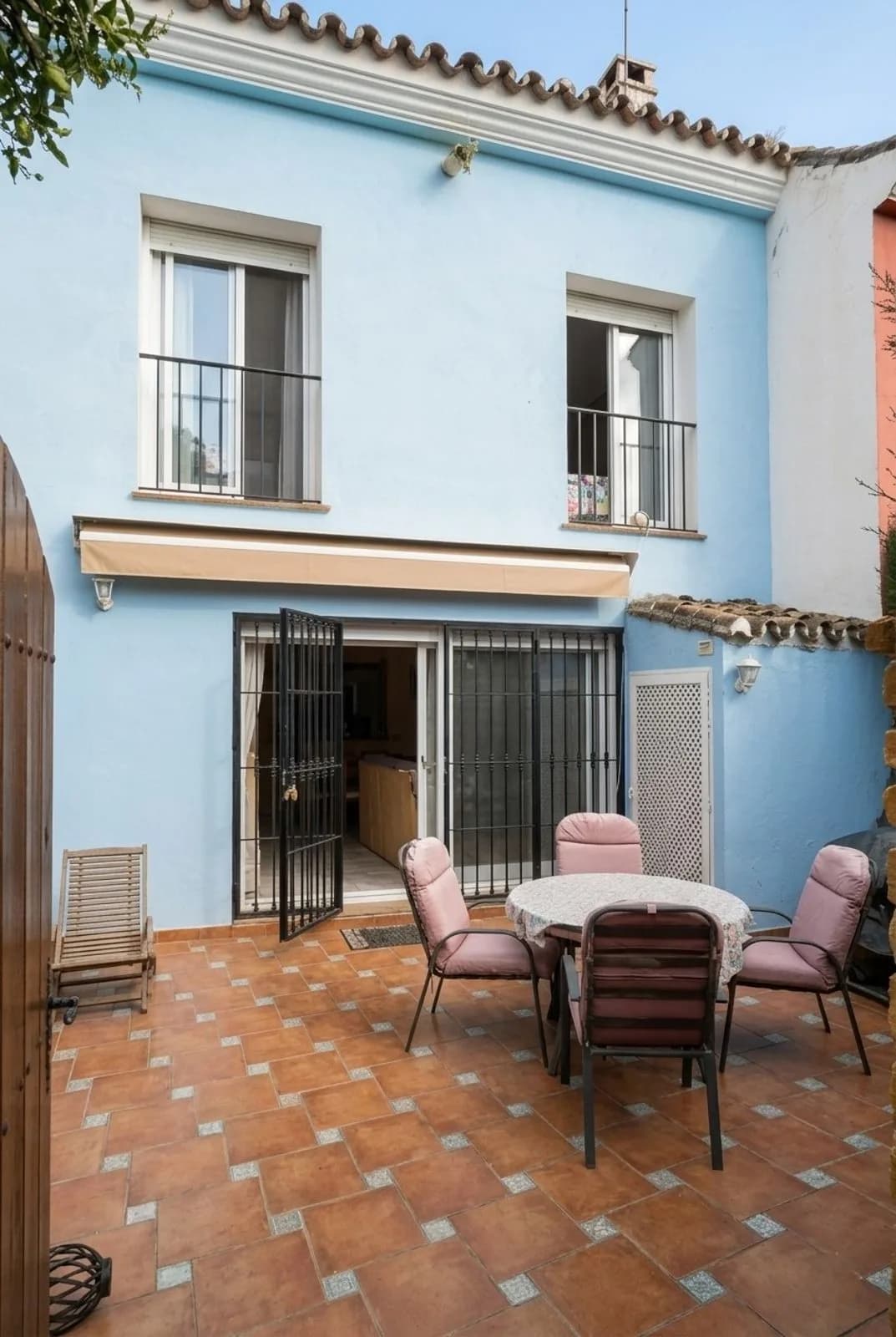 3 Bedroom Townhouse for Sale in Marbella, Málaga - Image 3