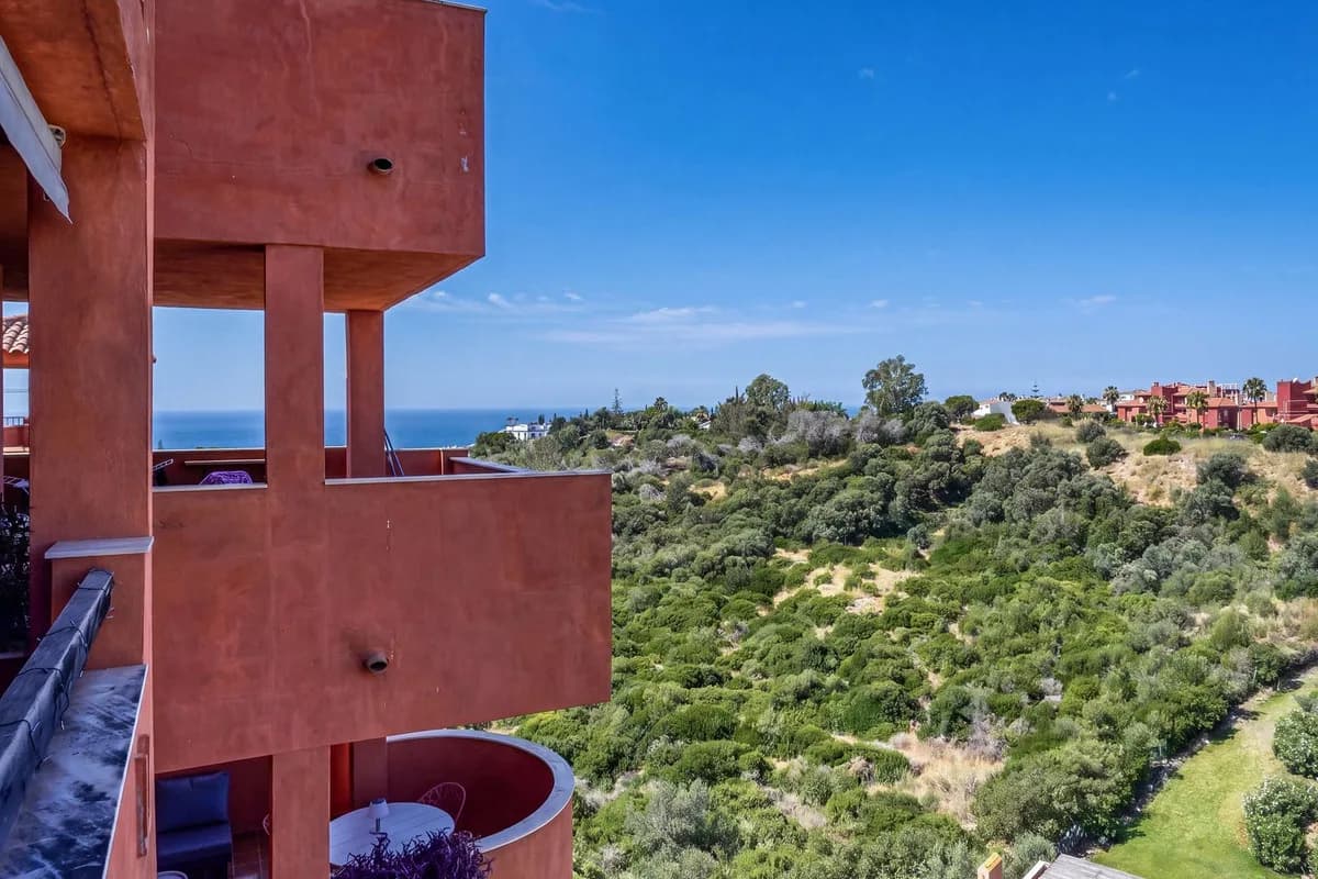 2 Bedroom Middle Floor Apartment for Sale in Reserva de Marbella, Málaga