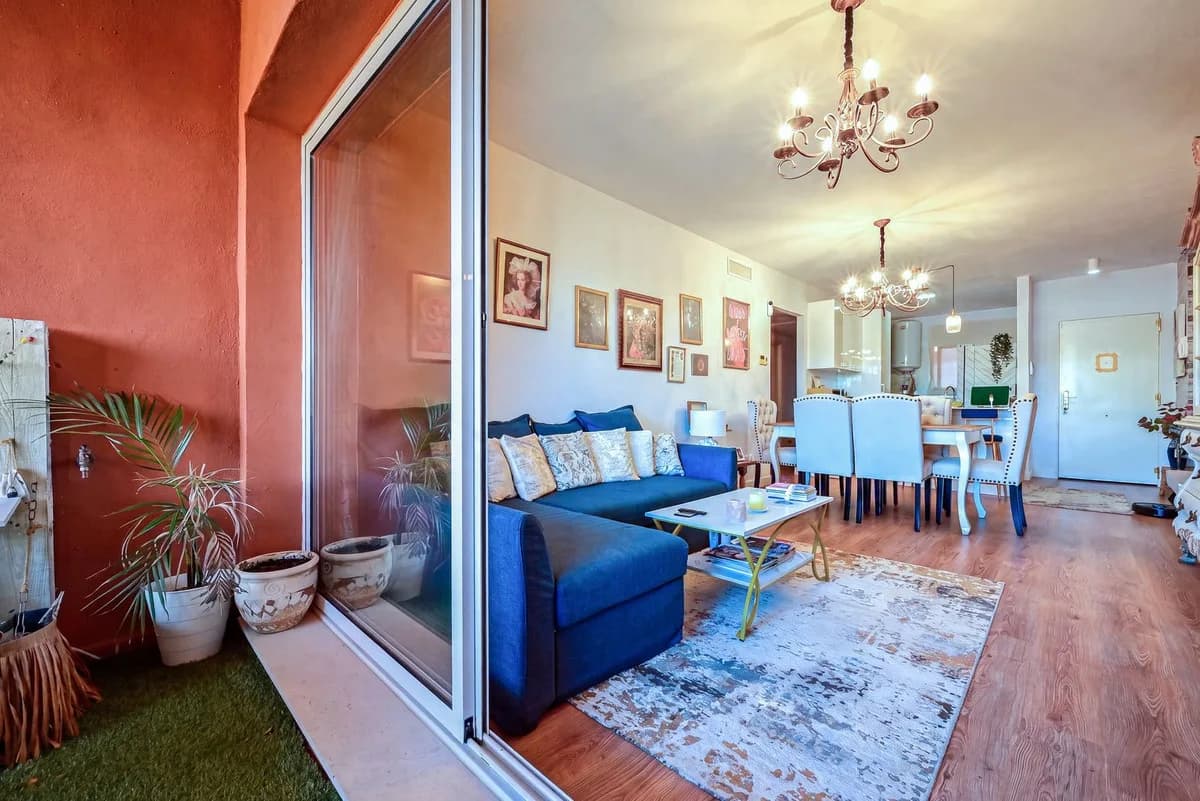 2 Bedroom Middle Floor Apartment for Sale in Reserva de Marbella, Málaga - Image 4