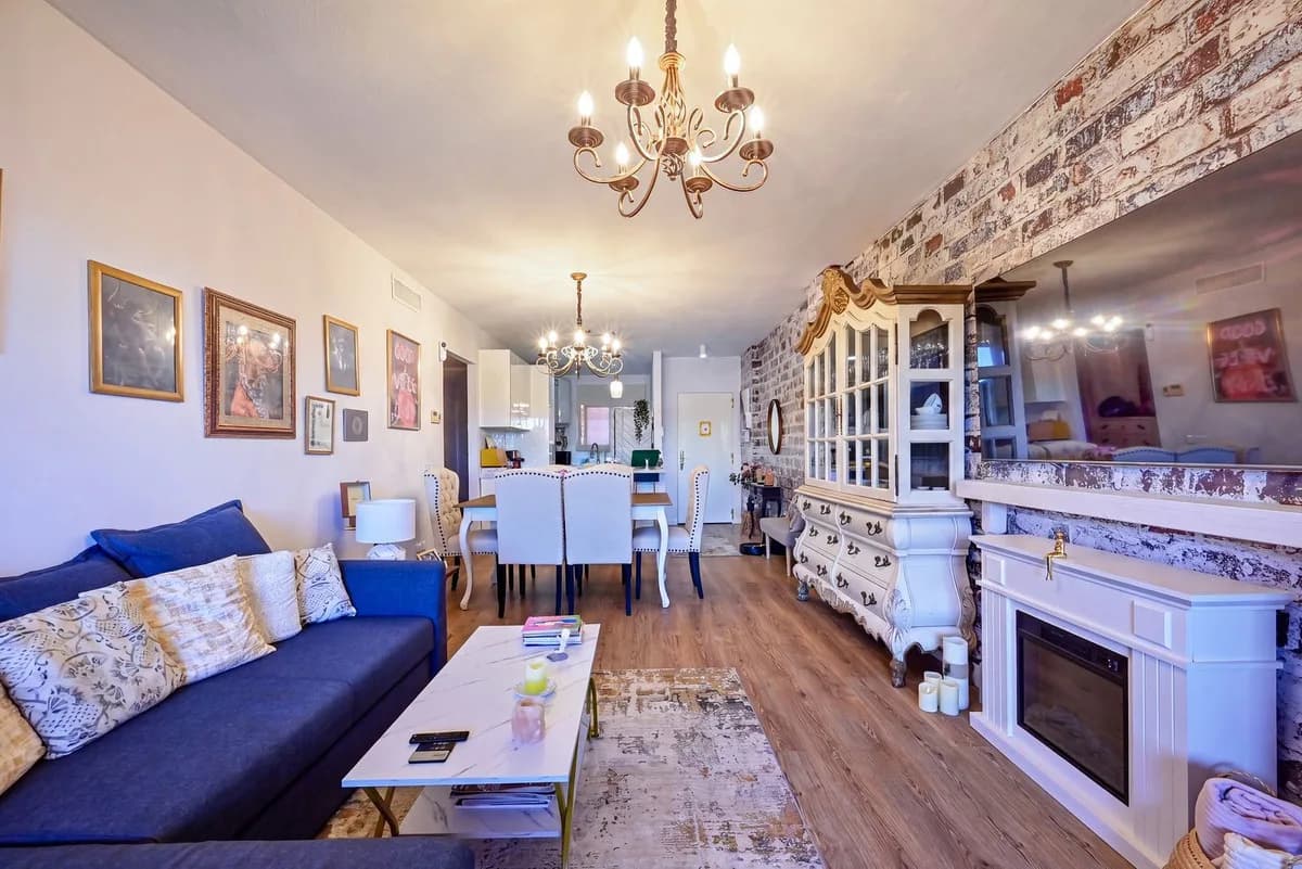 2 Bedroom Middle Floor Apartment for Sale in Reserva de Marbella, Málaga - Image 5