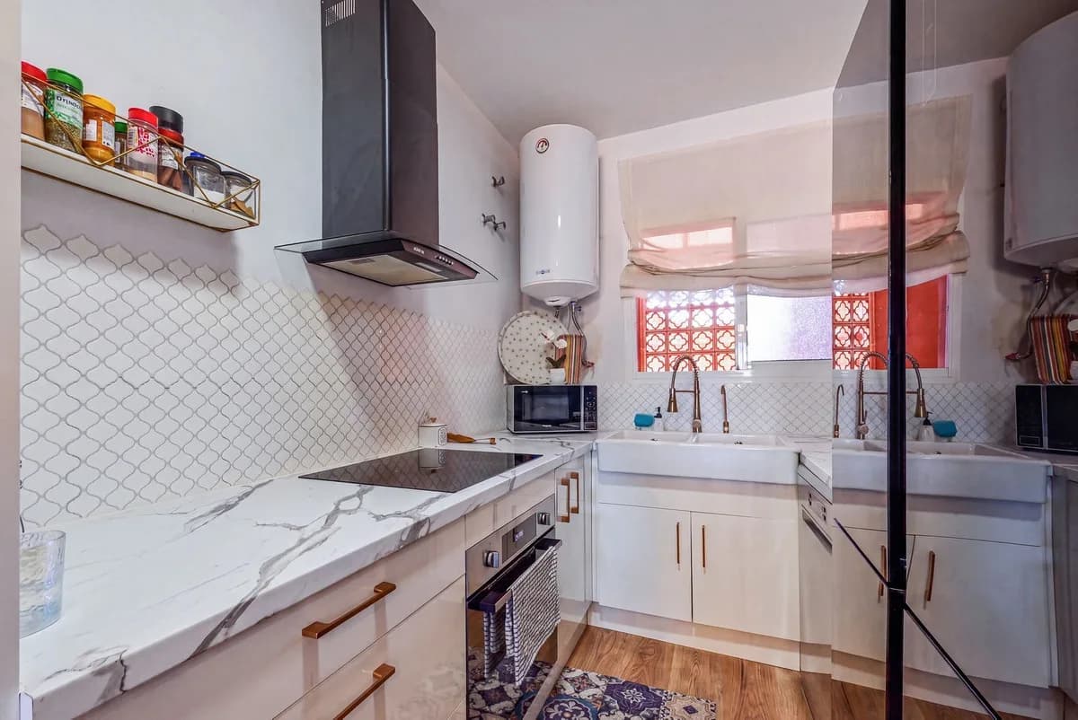 2 Bedroom Middle Floor Apartment for Sale in Reserva de Marbella, Málaga - Image 7