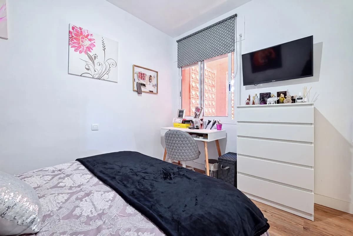 2 Bedroom Middle Floor Apartment for Sale in Reserva de Marbella, Málaga - Image 9