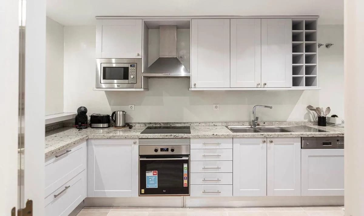 2 Bedroom Ground Floor Apartment for Sale in San Pedro de Alcántara, Málaga - Image 7