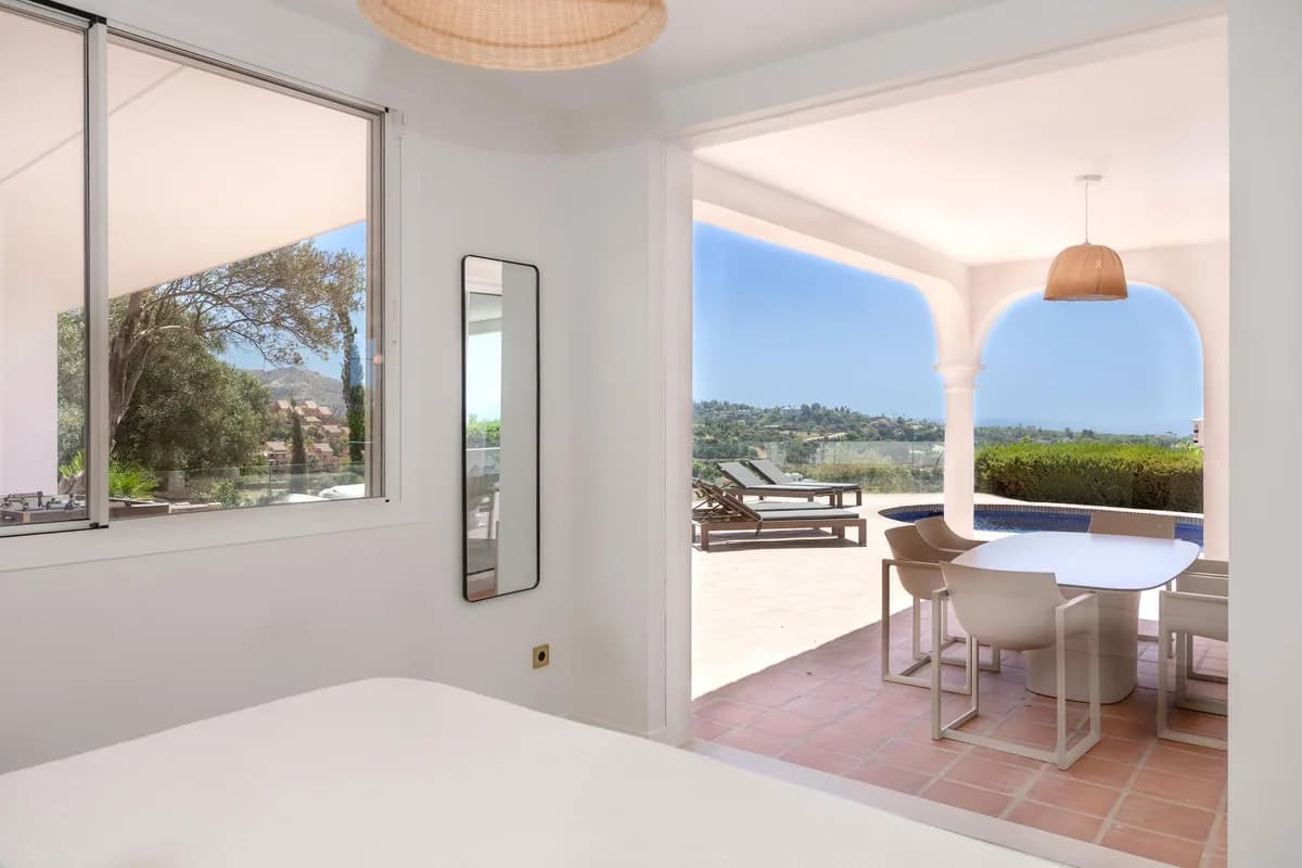 4 Bedroom Detached Villa for Sale in Elviria, Málaga - Image 7